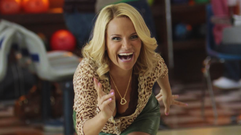 KRISTIN CHENOWETH RELEMBRA APRIL RHODES E “FAMÍLIA GLEE” EM POST NOSTÁLGICO