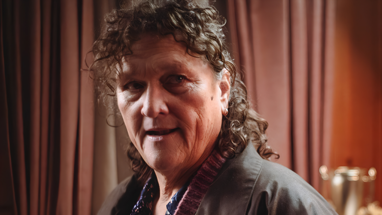DOT-MARIE JONES ESTRELA FILME DE TERROR ELOGIADÍSSIMO PELA CRÍTICA